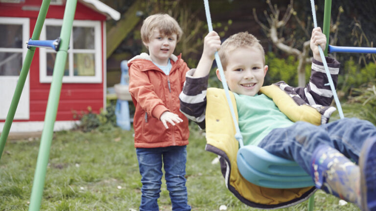 20140918-033-boys-on-swing-1